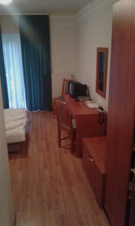 Hôtel Pontis à Biatorbágy Chambre photo